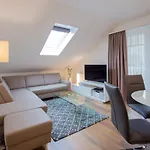 Komfortplus 1-Raum-Appartement mit Balkon im Dachgeschoss 095